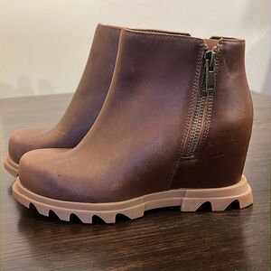 Women’s 5.5 Sorel Joan of Arctic Wedge III Boot- New Without Tags